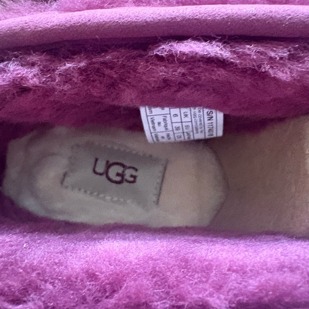 UGG Ultra Snugscape Mini Boots - Picture 14 of 16